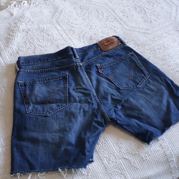 Levi's 505 cut-offs - Picture 2 of 5